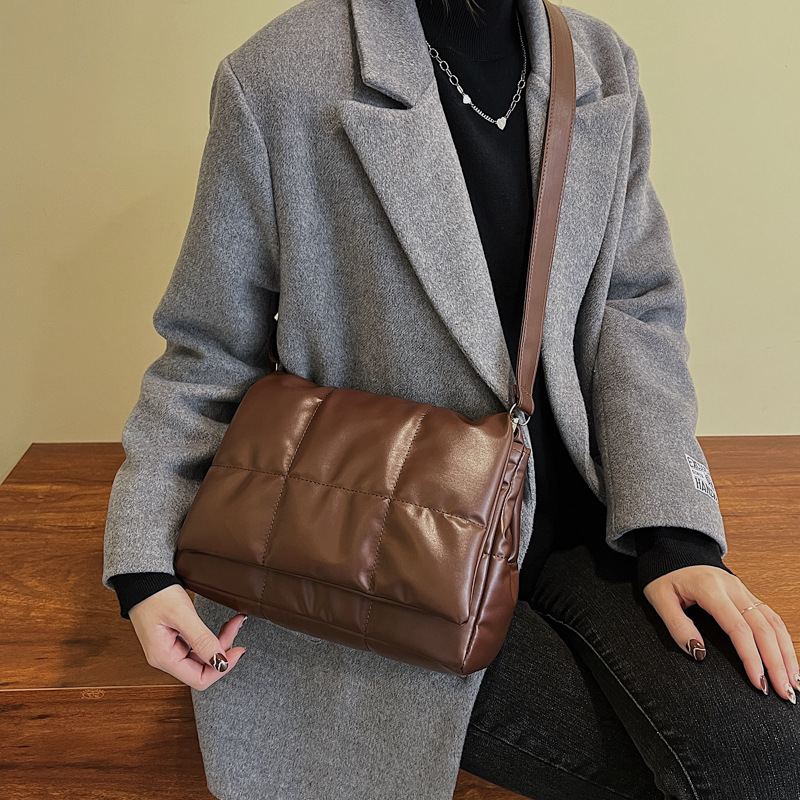 2022 Autumn New Trendy Ins Style One-Shoulder Women's Crossbody Bag Korean Large Capacity Plaid Bag